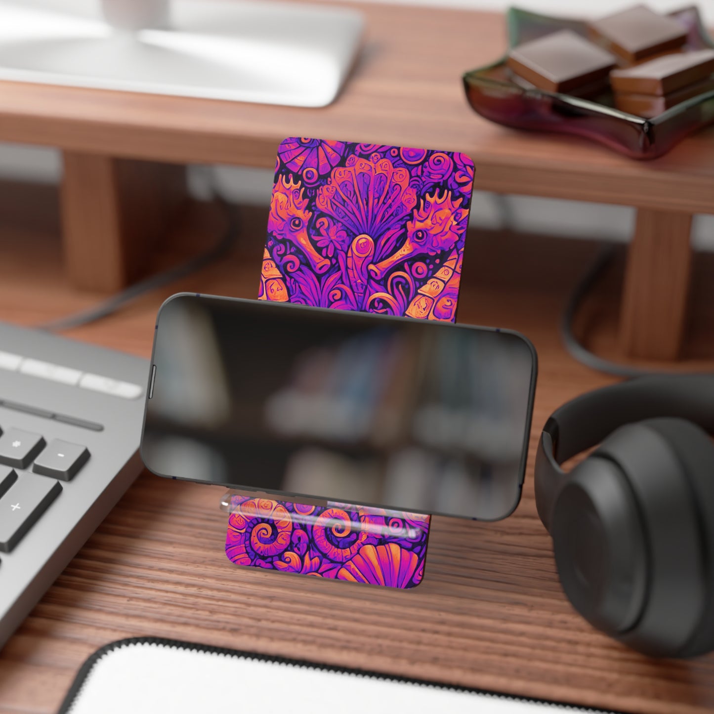 Stylish Smartphone Display Stand - Seahorse Trio/Heatwave