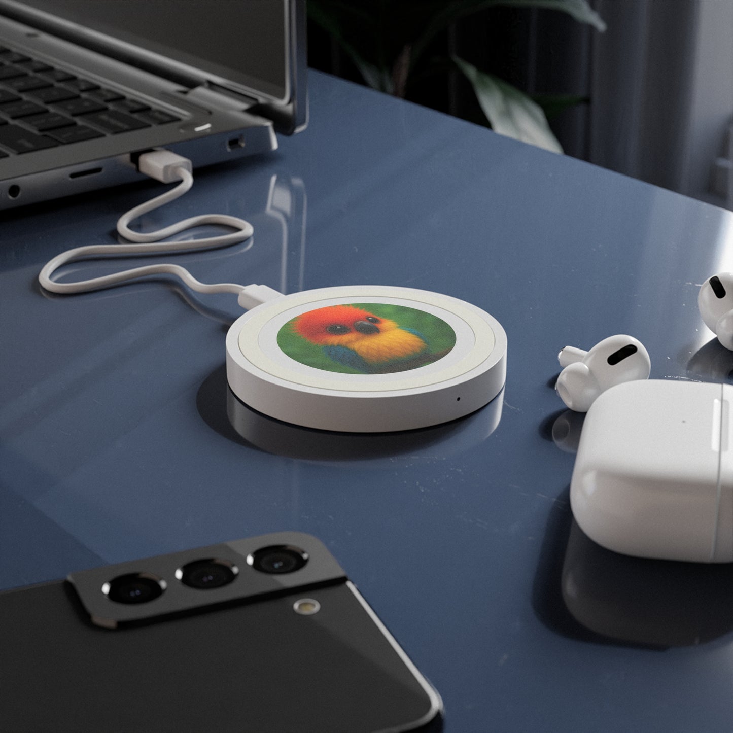 Baby Parrot Wireless Charging Pad - Quake Design for Tech Lovers