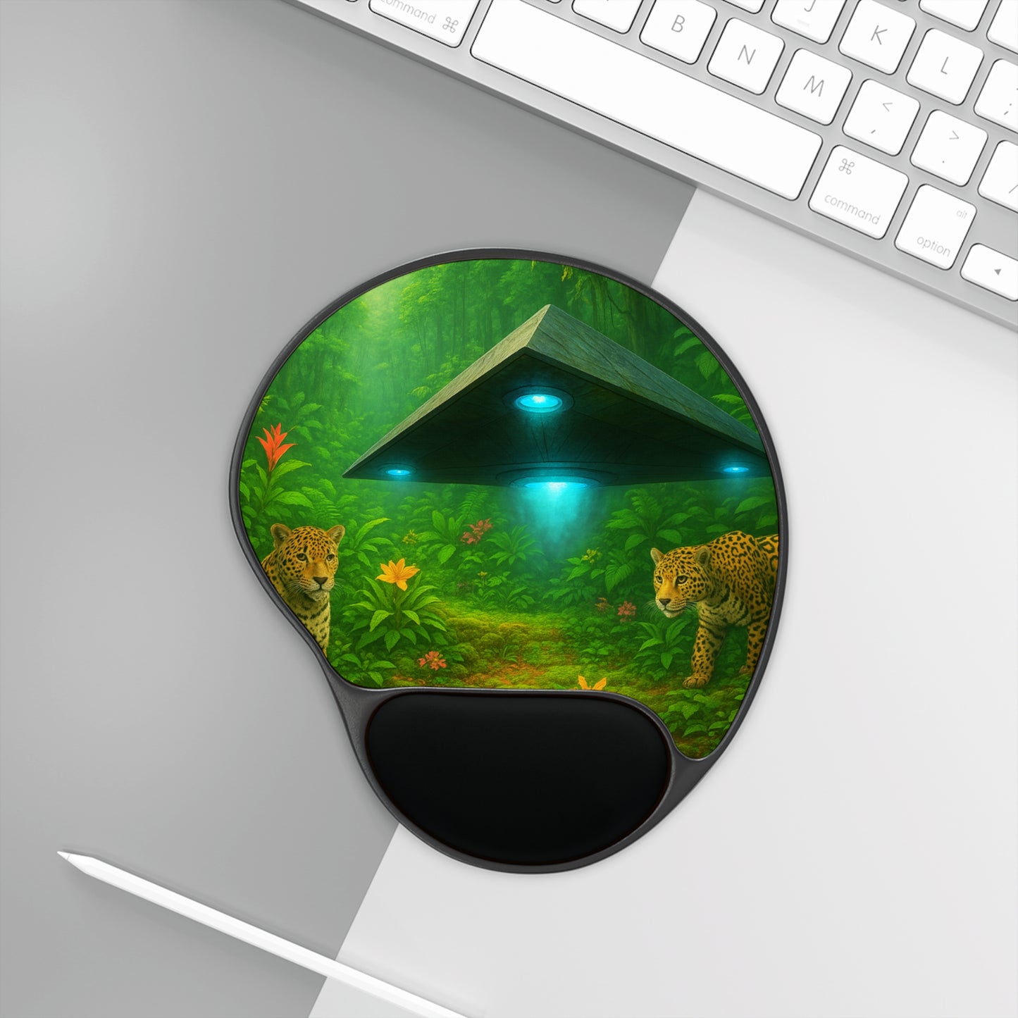 UFO and Jaguars Mouse Pad with Wrist Rest – Ergonomic Design for Comfort and Style