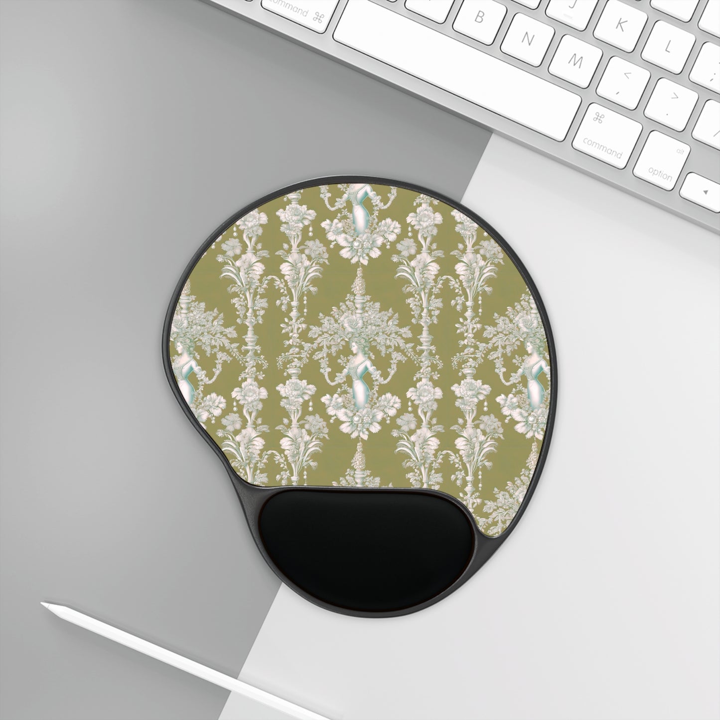 Pearl Lady Toile/Highborn Green Mouse Pad with Wrist Rest – Ergonomic Design for Comfort and Style