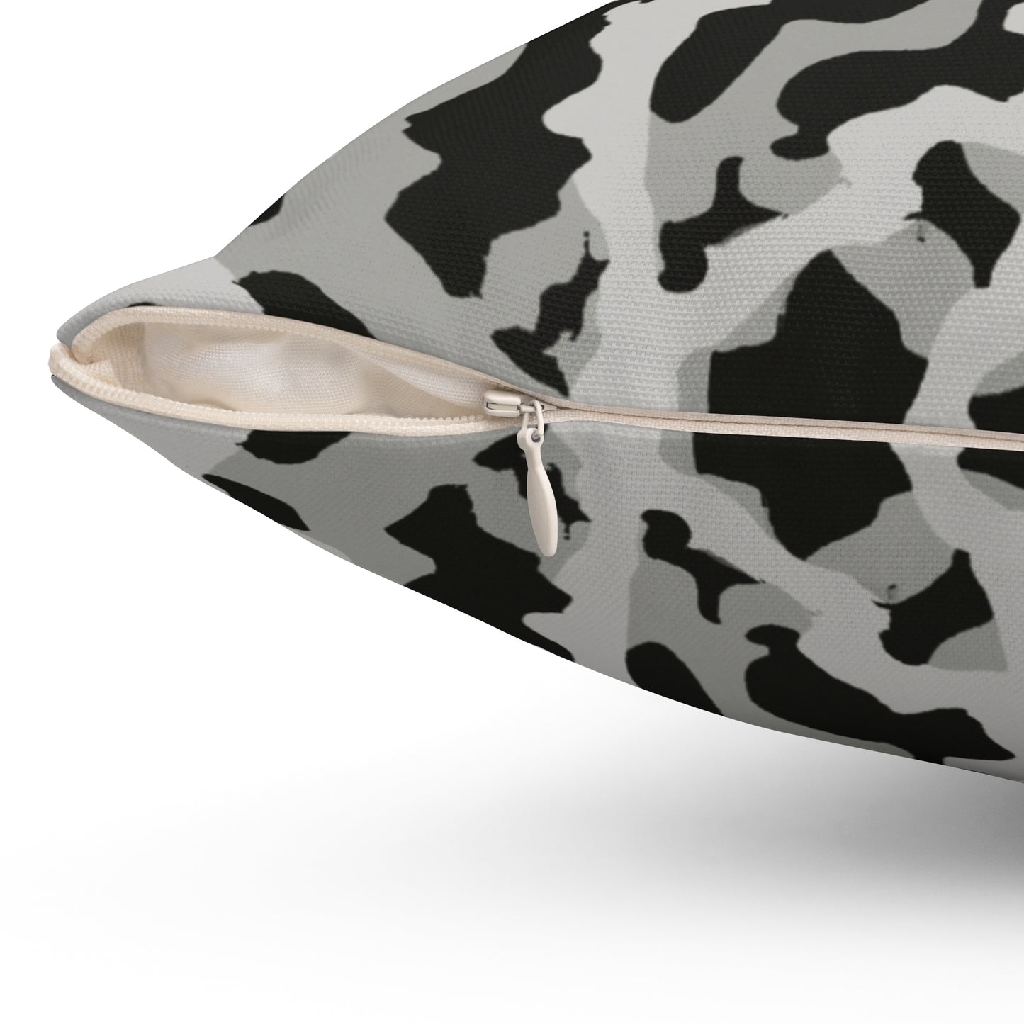 Decorative Pillow - Accent Cushion, 4 Sizes / Coral Threads, Noir