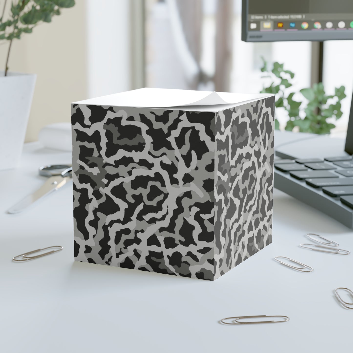 Note Cube - Coral Threads, Noir