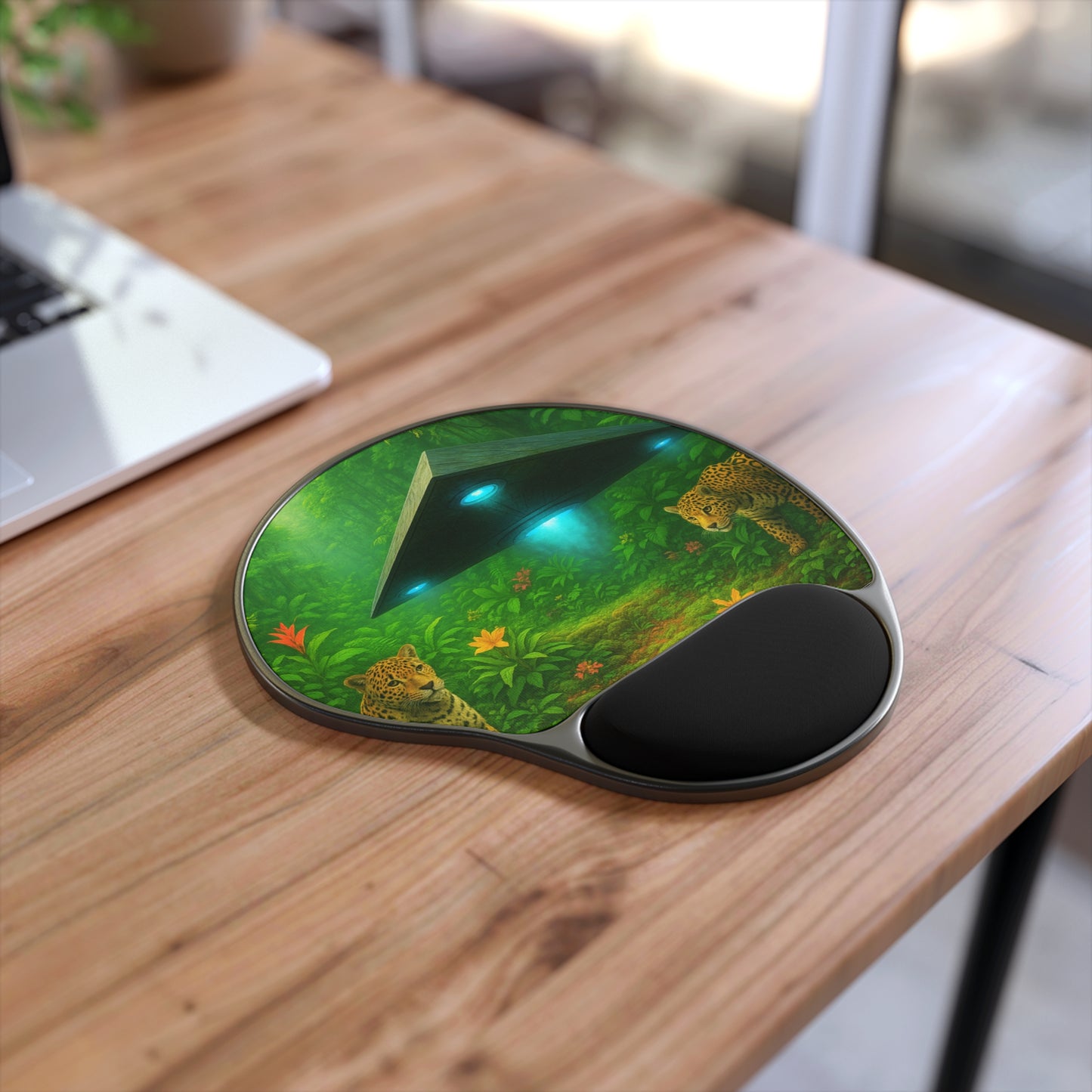 UFO and Jaguars Mouse Pad with Wrist Rest – Ergonomic Design for Comfort and Style