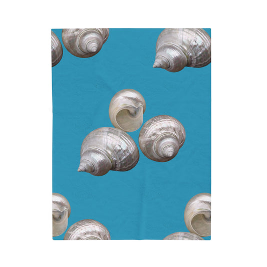 Tropical MACRO White Nautilus Trio/Blue Velveteen Plush Blanket - Cozy Home Decor for Coastal Lovers