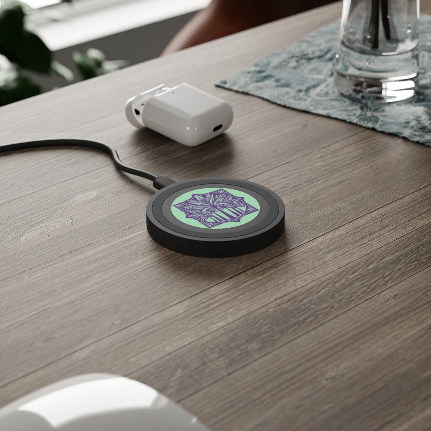 Quake Wireless Charging Pad - Deco Palm Trees, Mint Green