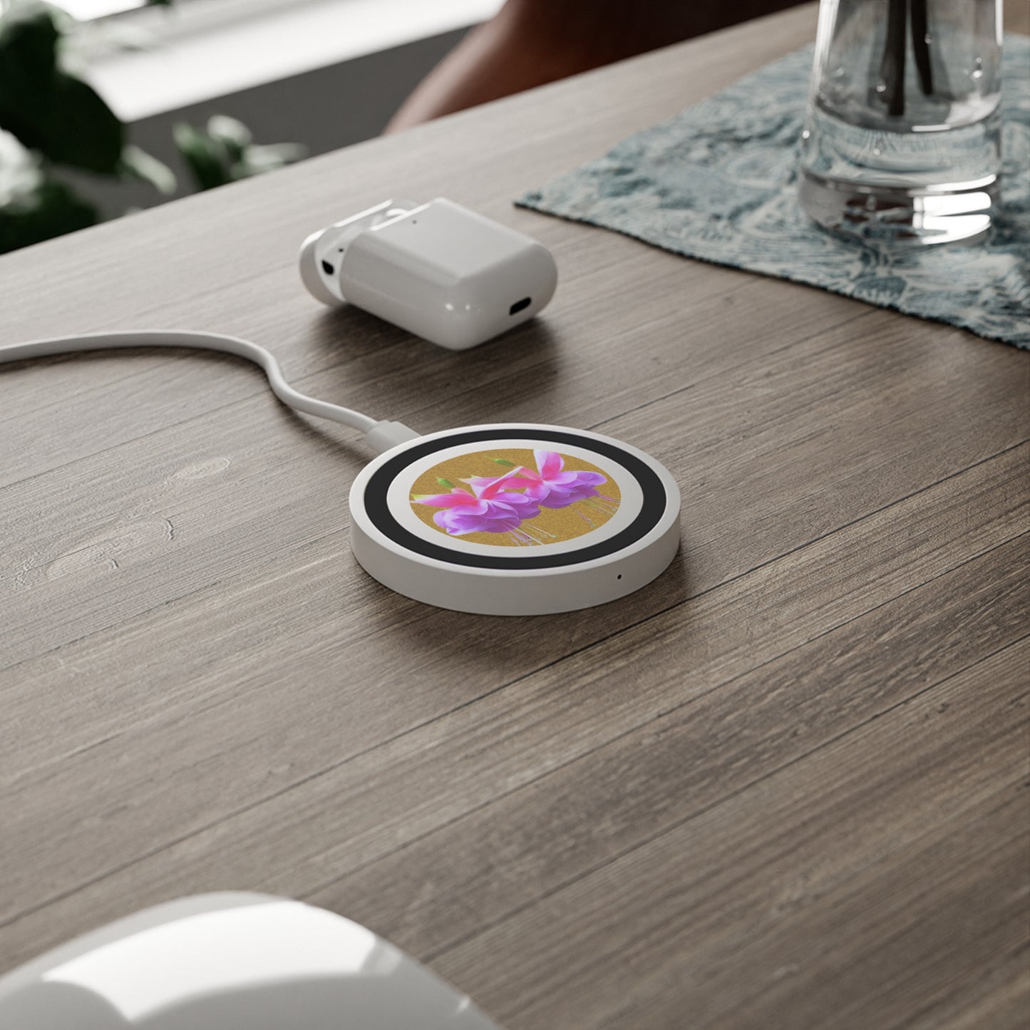 Quake Wireless Charging Pad - Two Pink Fuchsias / Gold Glitter