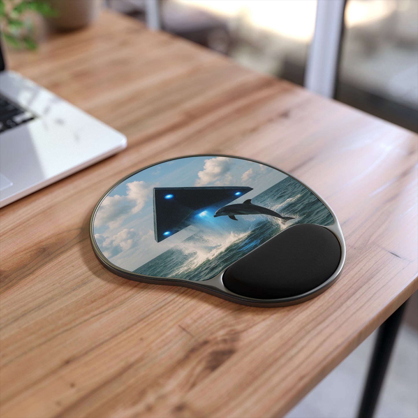 UFO and Dolphin Mouse Pad with Wrist Rest – Ergonomic Design for Comfort and Style