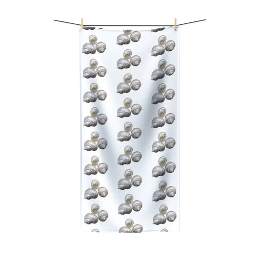 Shell Pattern Polycotton Towel, 2 Sizes - Perfect for Bathroom and Beach / White Nautilus Trio