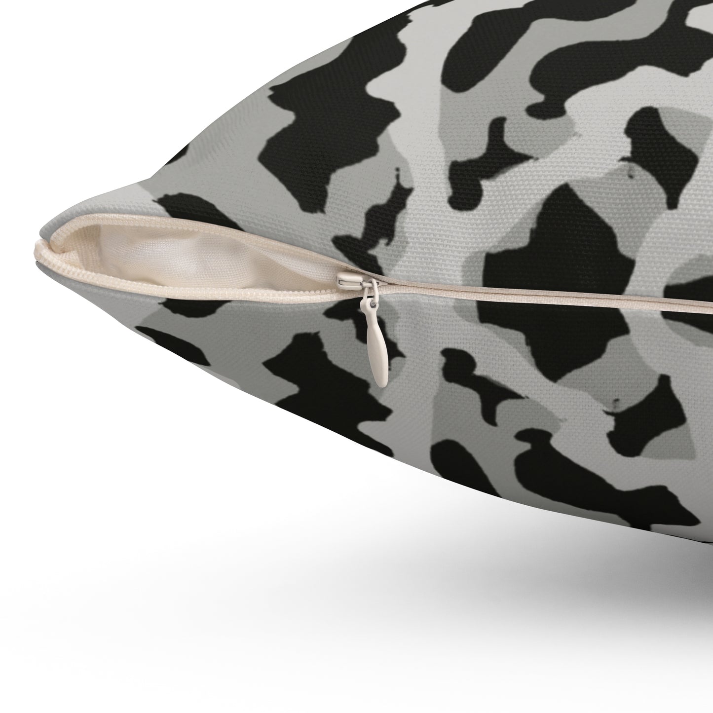 Decorative Pillow - Accent Cushion, 4 Sizes / Coral Threads, Noir