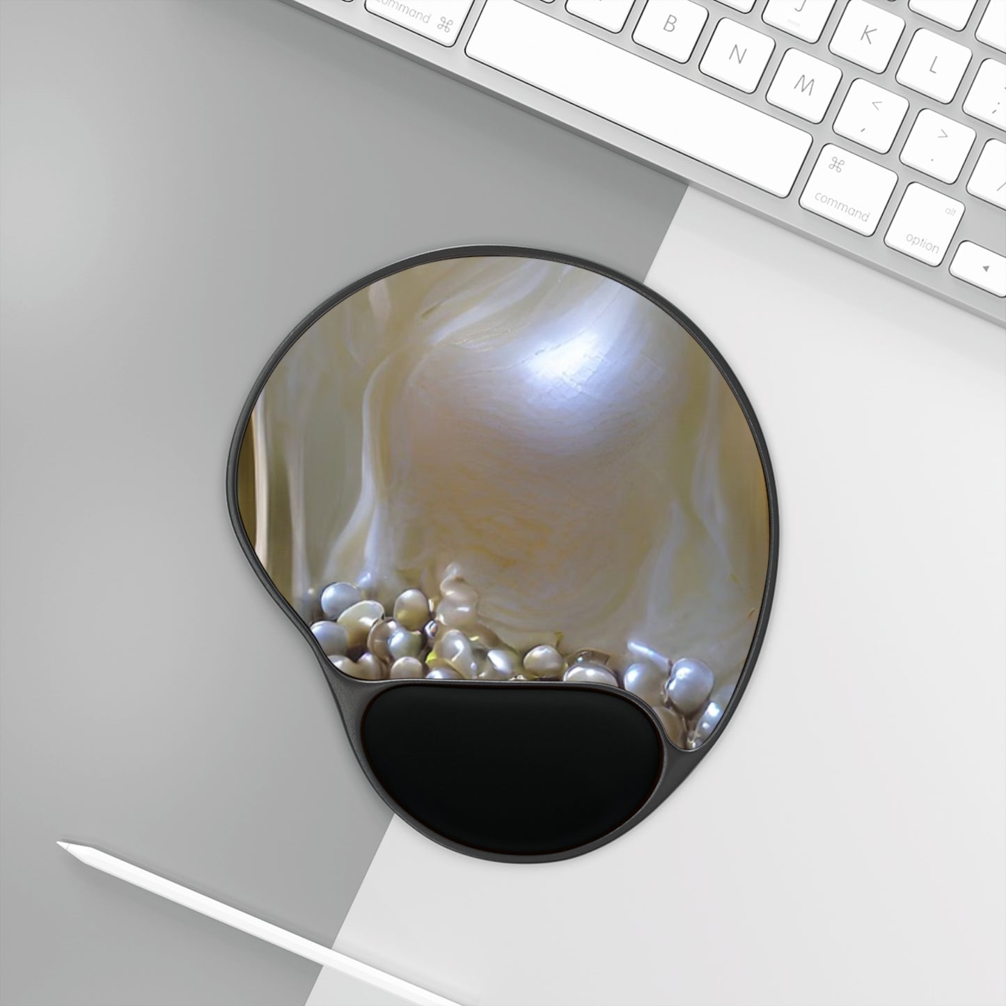 Mouse Pad With Wrist Rest, Natural Pearls Dream