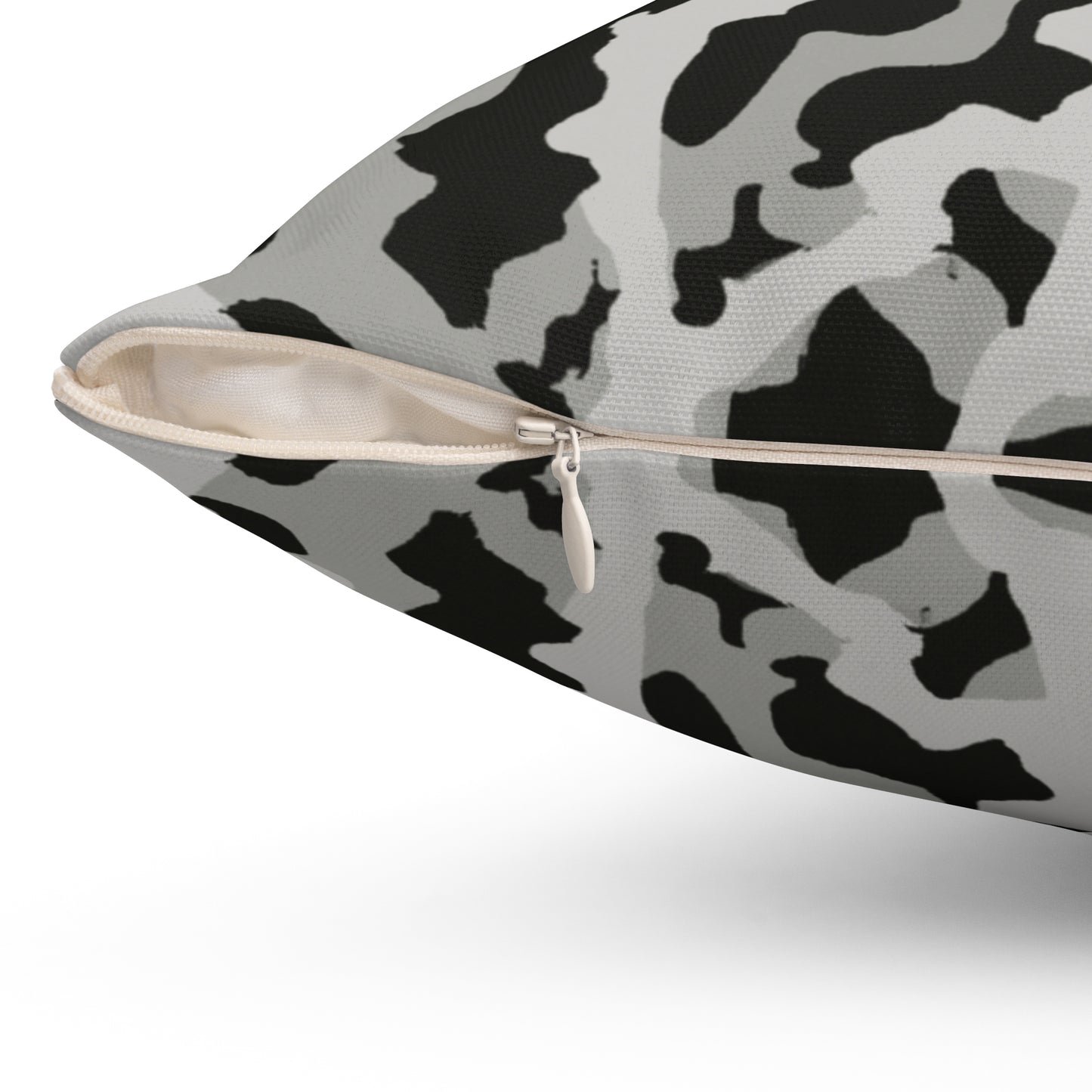 Decorative Pillow - Accent Cushion, 4 Sizes / Coral Threads, Noir